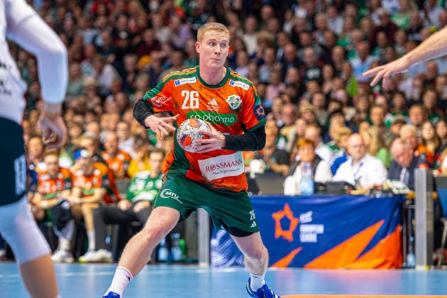 Jonathan Edvardsson TSV Hannover Burgdorf, Nr 26 L R , TSV Hannover Burgdorf orange against SG Flensburg Handewitt blue second leg of the quarter finals the EHF European League 2025 2026 05 05 2026, Swiss Life Hall Hannover, GER , Copyright: xJanxGuentherx xTSVxHannover-Burgdorfx