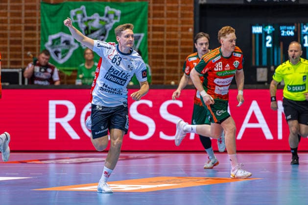 Domen Novak SG Flensburg Handewitt, Nr 63 L R , TSV Hannover Burgdorf orange against SG Flensburg Handewitt blue second leg of the quarter finals the EHF European League 2025 2026 05 05 2026, Swiss Life Hall Hannover, GER , Copyright: xJanxGuentherx xTSVxHannover-Burgdorfx