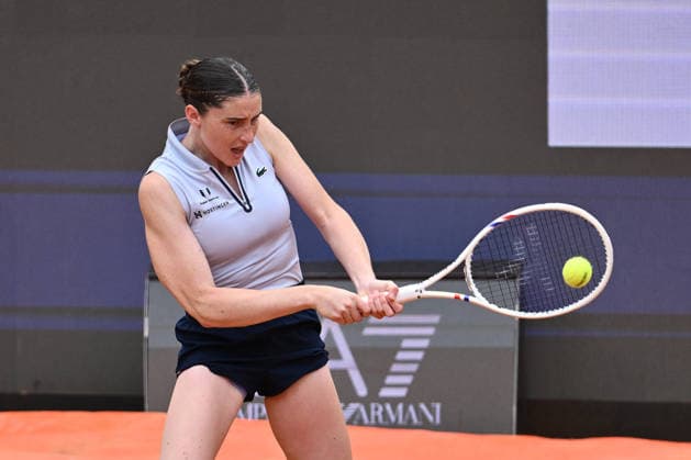 Elsa Jacquemot of Francia in action against Barbora Krejcikova of Repubblica Cecaduring the Internazionali BNL d Italia Day One at Foro Italico on May 5, 2026 in Rome, Italy.  Copyright: xDomenicoxCippitelli IPAxSportx xipa-agency.netx xx IPA_74458428 IPA_Agency_IPA74458428