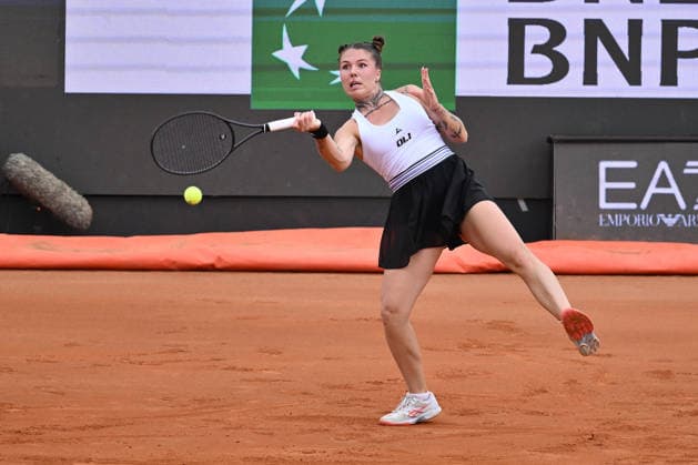 Oleksandra Ooliynkova of Ukraina in action against Petra Marcinko of Croazia during the Internazionali BNL d Italia Day One at Foro Italico on May 5, 2026 in Rome, Italy.  Copyright: xDomenicoxCippitelli IPAxSportx xipa-agency.netx xx IPA_74458464 IPA_Agency_IPA74458464