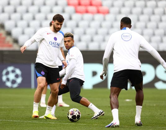 May 5, 2026, Munich, Bavaria, Germany: KHVICHA KVARATSKHELIA and DESIRE DOUE of Paris Saint-Germain during the last training session ahead of the UEFA Champions League 2025 26 Semi-final Leg 2 game against Bayern Munich at the Allianz Arena in Munich, Germany. Munich Germany - ZUMAc179 20260505_zep_c179_067 Copyright: xMickaelxChavetx