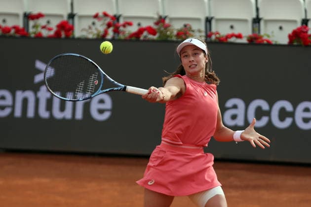 Italian Open 2026 tennis tournament ROME, ITALY - MAY 5: Turkiye’s Zeynep Sonmez competes against Italy’s Jennifer Ruggeri (not seen) during a first-round match at the WTA, Tennis Damen 1000 Italian Open held on clay courts at the Foro Italico complex in Rome, Italy, on May 5, 2026. Baris Seckin Anadolu Rome Italy. Editorial use only. Please get in touch for any other usage.  Copyright: x2026xAnadoluxBarisxSeckinx