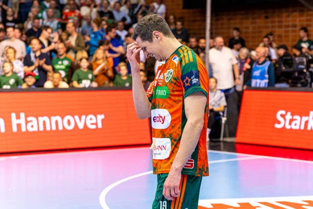 Marius Steinhauser TSV Hannover Burgdorf, Nr 19 L R , TSV Hannover Burgdorf orange against SG Flensburg Handewitt blue second leg of the quarter finals the EHF European League 2025 2026 05 05 2026, Swiss Life Hall Hannover, GER , Copyright: xJanxGuentherx xTSVxHannover-Burgdorfx
