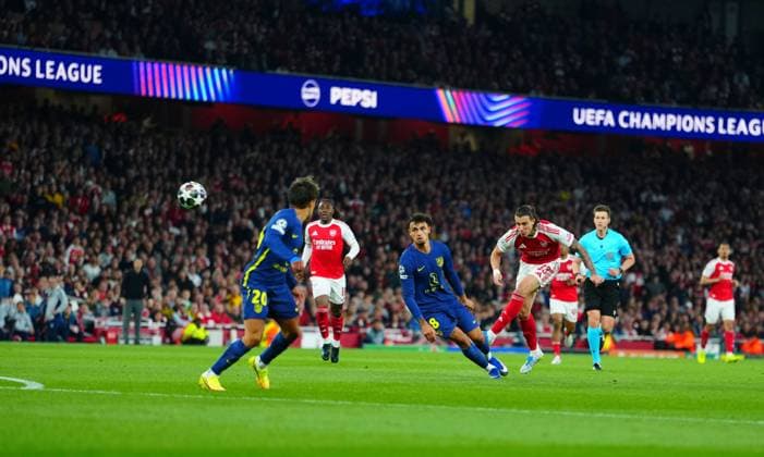 Riccardo Calafiori of Arsenal shoots over Arsenal v Atletico Madrid, UEFA Champions League, Semi Final, Second Leg, Football, Emirates Stadium, London, UK - 05 May 2026London Emirates Stadium United Kingdom EDITORIAL USE ONLY No use with unauthorised audio, video, data, fixture lists, club league logos or live services. Online in-match use limited to 120 images, no video emulation. No use in betting, games or single club league player publications. Copyright: xJavierxGarcia Shutterstockx 16859995s