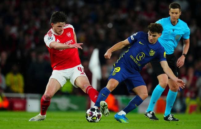 Declan Rice of Arsenal battles with Julian Ãlvarez of Atletico Madrid Arsenal v Atletico Madrid, UEFA Champions League, Semi Final, Second Leg, Football, Emirates Stadium, London, UK - 05 May 2026London Emirates Stadium United Kingdom EDITORIAL USE ONLY No use with unauthorised audio, video, data, fixture lists, club league logos or live services. Online in-match use limited to 120 images, no video emulation. No use in betting, games or single club league player publications. Copyright: xJavierxGarcia Shutterstockx 16859995u