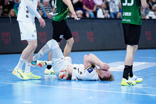 Injury Eric Johansson THW Kiel, 21 GER, THW Kiel vs RK Nexe, Handball, EHF European League, quarter-final, second leg, 2025 2026 season, 05 05 2026 GER, THW Kiel vs RK Nexe, Handball, EHF European League, quarter-final, second leg, 2025 2026 season, 05 05 2026 Kiel Copyright: xEibner-Pressefoto MarcelxvonxFehrnx EP_MFN