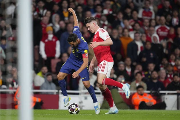 Arsenal FC v Atletico Madrid - UEFA Champions League LONDON, UNITED KINGDOM - MAY 5: Koke Resurreccion central midfield of Atletico Madrid and Spain and Viktor Gyokeres centre-forward of Arsenal and Sweden compete for the ball during the UEFA Champions League 2025 26 Semi Final Second Leg match between Arsenal FC and Atletico Madrid at Arsenal Stadium on May 5, 2026 in London, United Kingdom. Jose Hernandez Anadolu London United Kingdom. Editorial use only. Please get in touch for any other usage.  Copyright: x2026xAnadoluxJosexHernandezx