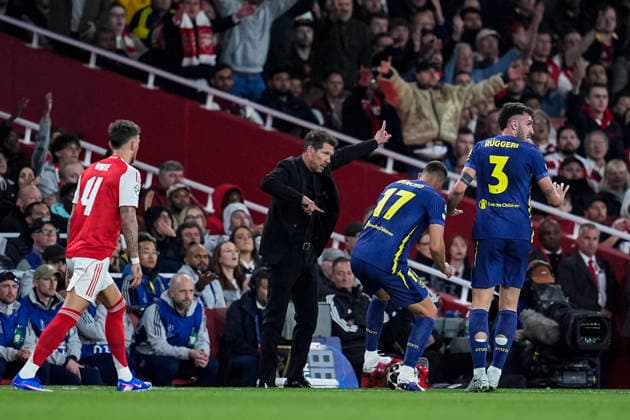 May 5, 2026, London, London, England: Diego Simeone, head coach of Atletico de Madrid, gestures during the UEFA Champions League 2025 26 Semi Final Second Leg match between Arsenal FC and Atletico de Madrid at Emirates Stadium on May 05, 2026, in London, England. Arsenal FC V Atletico De Madrid - UEFA Champions League 2025 26 Semi Final Second Leg  - ZUMAa181 20260505_zaa_a181_121 Copyright: xDennisxAgyemanx