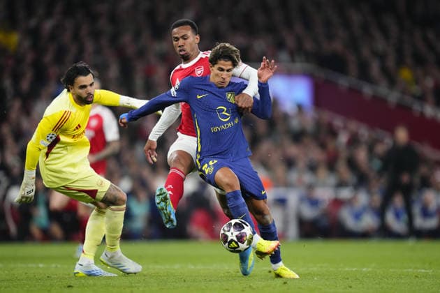 Arsenal FC v Atletico Madrid - UEFA Champions League LONDON, UNITED KINGDOM - MAY 5: Giuliano Simeone centre-forward of Atletico Madrid and Argentina and Gabriel centre-back of Arsenal and Brazil compete for the ball during the UEFA Champions League 2025 26 Semi Final Second Leg match between Arsenal FC and Atletico Madrid at Arsenal Stadium on May 5, 2026 in London, United Kingdom. Jose Hernandez Anadolu London United Kingdom. Editorial use only. Please get in touch for any other usage.  Copyright: x2026xAnadoluxJosexHernandezx