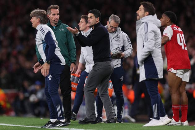 London, England, 5th May 2026. Mikel Arteta manager of Arsenal talks with the match officials during the Arsenal vs Atletico Madrid UEFA Champions League match at the Emirates Stadium, London. Picture credit should read: David Klein Sportimage EDITORIAL USE ONLY. No use with unauthorised audio, video, data, fixture lists, club league logos or live services. Online in-match use limited to 120 images, no video emulation. No use in betting, games or single club league player publications. SPI_135_DK_Arsenal_Athletico_Madrid SPI-4781-0135