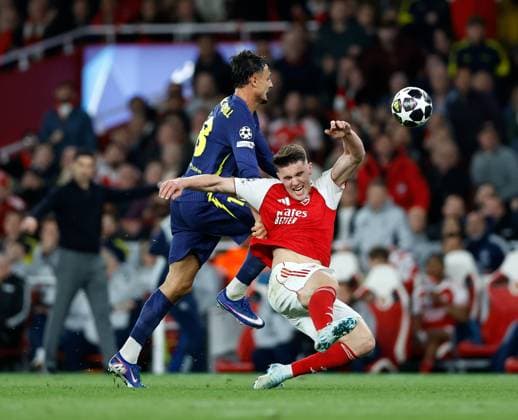 Viktor Gyokeres of Arsenal is fouled by Marc Pubill of Atletico Madrid when he was clear on goal Arsenal v Atletico Madrid, Football, UEFA Champions League, Semi-Final 2nd Leg, Emirates Stadium, Islington, London, UK - 05 05 2026  Copyright: xMattxImpey Shutterstockx 16860940ak