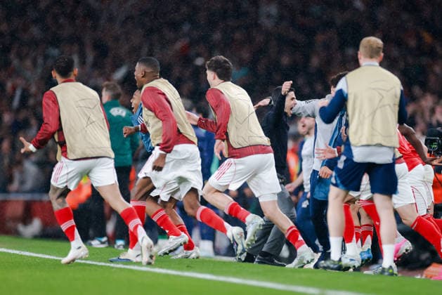 Champions League 2025 26 Semi Final 2nd Leg Arsenal v Atletico Madrid Emirates Stadium 05.05.2026 Arsenal players and Arsenal manager Mikel Arteta celebrate at the final whistle Champions League 2025 26 Semi Final 2nd Leg Arsenal v Atletico Madrid Emirates Stadium 05.05.2026 Photograph By Marc Aspland The Times  Copyright: xMarcxAsplandx NINTCHDBPICT001078556052