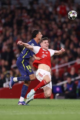 Arsenal gegen Atletico Madrid 05. Mai 2026, London UEFA Champions League Halbfinale Rückspiel Arsenal gegen Atletico Madrid Marc Pubill von Atletico Madrid und Viktor Gyokeres von Arsenal Foto Jacques Feeney Abseits London UK  Copyright: xJacquesxFeeneyx xOffsidexOffside