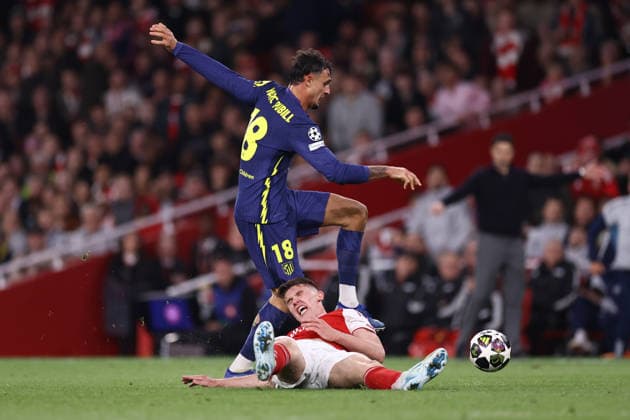 Arsenal gegen Atletico Madrid 05. Mai 2026, London UEFA Champions League Halbfinale Rückspiel Arsenal gegen Atletico Madrid Marc Pubill von Atletico Madrid und Viktor Gyokeres von Arsenal Foto Jacques Feeney Abseits London UK  Copyright: xJacquesxFeeneyx xOffsidexOffside
