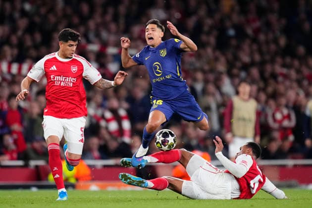Arsenal FC v Atletico de Madrid - UEFA Champions League 2025 26 Semi Final Second Leg Nahuel Molina right-back of Atletico de Madrid and Argentina and Gabriel centre-back of Arsenal and Brazil compete for the ball during the UEFA Champions League 2025 26 Semi Final Second Leg match between Arsenal FC and Atletico de Madrid at Arsenal Stadium on May 5, 2026 in London, England. London England United Kingdom  Copyright: xJosexBretonx originalFilename:bretonhernandez-arsenalf260505_npsVF.jpg