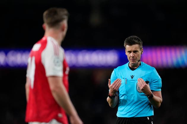 Referee Daniel Siebert will referee the Champions League final between PSG and Arsenal, archive pictures