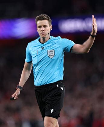 London, England, 5th May 2026. Referee Daniel Siebert during the Arsenal vs Atletico Madrid UEFA Champions League match at the Emirates Stadium, London. Picture credit should read: David Klein Sportimage EDITORIAL USE ONLY. No use with unauthorised audio, video, data, fixture lists, club league logos or live services. Online in-match use limited to 120 images, no video emulation. No use in betting, games or single club league player publications. SPI_206_DK_Arsenal_Athletico_Madrid SPI-4781-0206