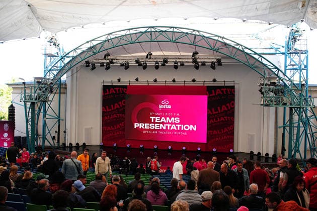 Cycling, Giro d Italia, Team presentation in Burgas