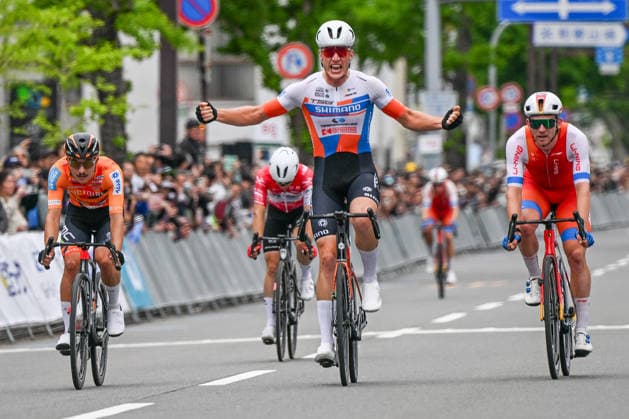 James Gardner Wins The 2026 Wakayama Castle Criterium WAKAYAMA, JAPAN - MAY 6: James Gardner of Terengganu Cycling Team celebrates as he crosses the finish line to win the Wakayama Castle Criterium, the opening pre-event of the 26th Tour de Kumano, on May 6, 2026, in Wakayama City, Japan. Gardner spearheaded a successful breakaway to claim victory ahead of Cameron Scott (R) of Li Ning Star and Elliot Schultz (L) of Victoire Hiroshima in the 30km high-speed race held on Keyaki Avenue. Wakayama Japan  Copyright: xArturxWidakx originalFilename:widak-jamesgar260506_npUaB.jpg