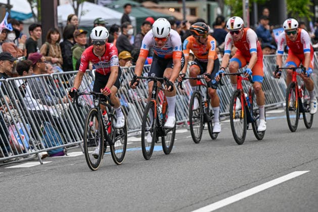 James Gardner Wins The 2026 Wakayama Castle Criterium WAKAYAMA, JAPAN - MAY 6: The five-man breakaway group (L-R) Nicolo Garibbo of JCL Team UKYO, James Gardner of Terengganu Cycling Team, Elliot Schultz of Victoire Hiroshima, Nils Sinschek and Cameron Scott of Li Ning Star compete in the Wakayama Castle Criterium, the opening pre-event of the 26th Tour de Kumano, on May 6, 2026, in Wakayama City, Japan. Wakayama Japan  Copyright: xArturxWidakx originalFilename:widak-jamesgar260506_np1vt.jpg