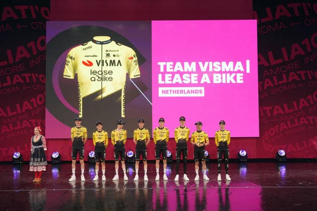 TEAM VISMA LEASE A BIKE during the teams presentation ahead of the Giro d™Italia cycling race in Burgas. The race starts on Friday, May 8, with the first stage over 160 km, from Nessebar to Burgas, Bulgaria - Wednesday, May 6, 2026. - cycling.  Copyright: xFabioxFerrarix xLaPressex
