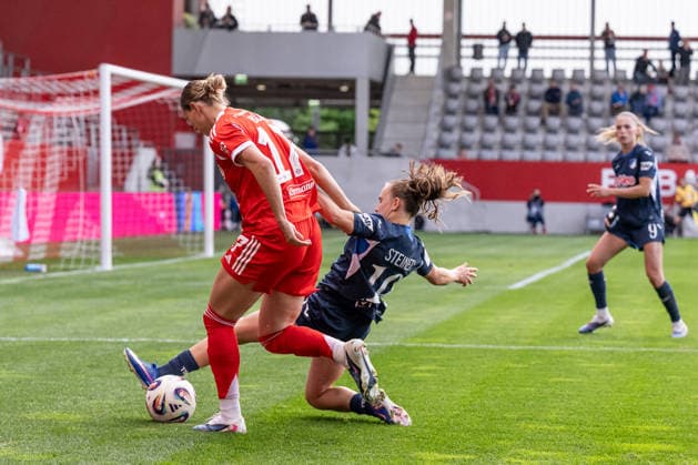 Marie Steiner TSG 1899 Hoffenheim, 19 defends against Klara Buehl FC Bayern Muenchen Frauen, 17 GER, FC Bayern Muenchen Frauen vs TSG 1899 Hoffenheim, Soccer, Google Pixel Frauen Bundesliga, 24 Matchday, Season 2025 2026, 06 05 2026 DFL DFB REGULATIONS PROHIBIT ANY USE OF PHOTOGRAPHS as IMAGE SEQUENCES and or QUASI VIDEO GER, FC Bayern Muenchen Frauen vs TSG 1899 Hoffenheim, Football, Google Pixel Frauen Bundesliga, 24 Spieltag, Saison 2025 2026, 06 05 2026 Muenchen Copyright: xEibner-Pressefoto HeikexFeinerx EP_HFR
