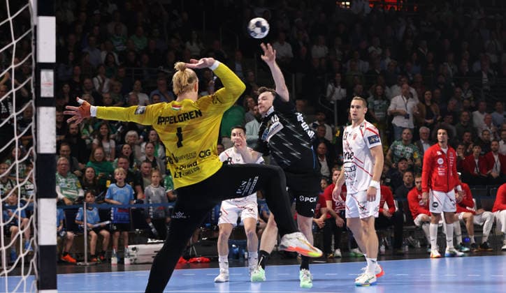 Hakun West av Teigum scores a goal against goalkeeper Mikael Appelgren duel Game scene Action Sport Handball CL Champions League Champions League Mens quarter-final second leg season 2025 2026 06 05 2026 Füchse Berlin vs Veszprem HC at Max Schmeling Halle