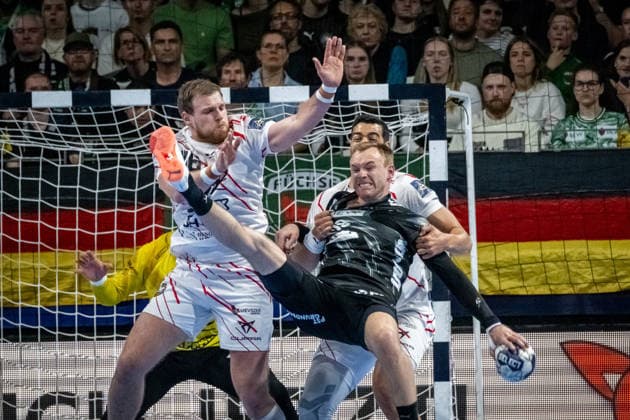 Handball Berlin 06 05 2026 Season 2025 2026 Champions League Champions League Men, Men Quarterfinals Second leg Füchse Berlin One Veszprem HC Mathias Gidsel Füchse Berlin, No 19 Ahmed Hesham Veszprem, No 15 Dragan Pechmalbec Veszprem, No 46