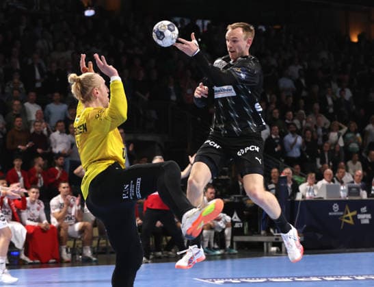 Goalkeeper Mikael Appelgren, Mathias Gidsel on the ball duel Match scene Action Sport Handball CL Champions League Champions League Mens quarter-final second leg season 2025 2026 06 05 2026 Füchse Berlin vs Veszprem HC in the Max Schmeling Halle