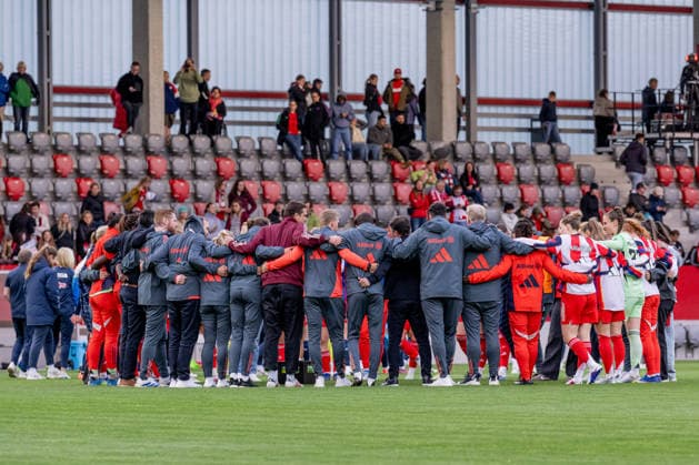 The Munich women in the players circle after the end of the match GER, FC Bayern Muenchen Frauen vs TSG 1899 Hoffenheim, Fußball, Google Pixel Frauen Bundesliga, 24 Spieltag, Saison 2025 2026, 06 05 2026 DFL DFB REGULATIONS PROHIBIT ANY USE OF PHOTOGRAPHS as IMAGE SEQUENCES and or QUASI VIDEO GER, FC Bayern Muenchen Frauen vs TSG 1899 Hoffenheim, Football, Google Pixel Frauen Bundesliga, 24 Spieltag, Saison 2025 2026, 06 05 2026 Muenchen Copyright: xEibner-Pressefoto HeikexFeinerx EP_HFR