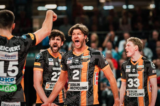 VBL SVG Lüneburg vs Berlin Recycling Volleys, 06 05 2026 Matthew Knigge Berlin Recycling Volleys, 2 cheers Volleyball Bundesliga, Playoffs, Final, Game 3 SVG Lüneburg vs Berlin Recycling Volleys on 06 05 2026 in the LKH Arena, Lüneburg Copyright: xBEAUTIFULxSPORTS Tonhäuserx