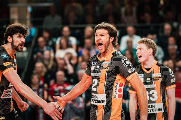 VBL SVG Lüneburg vs Berlin Recycling Volleys, 06 05 2026 Matthew Knigge Berlin Recycling Volleys, 2 cheers Volleyball Bundesliga, Playoffs, Final, Game 3 SVG Lüneburg vs Berlin Recycling Volleys on 06 05 2026 in the LKH Arena, Lüneburg Copyright: xBEAUTIFULxSPORTS Tonhäuserx