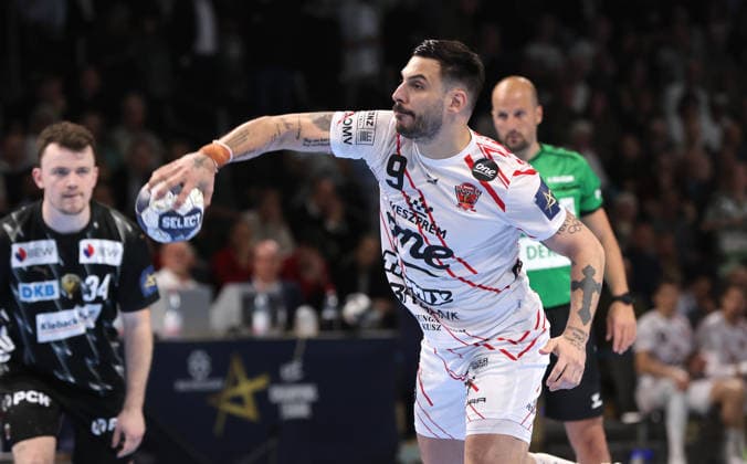 Hugo Descat on the ball Action upper body Sport Handball CL Champions League Champions League Mens quarter-final second leg season 2025 2026 06 05 2026 Füchse Berlin vs Veszprem HC in the Max Schmeling Halle