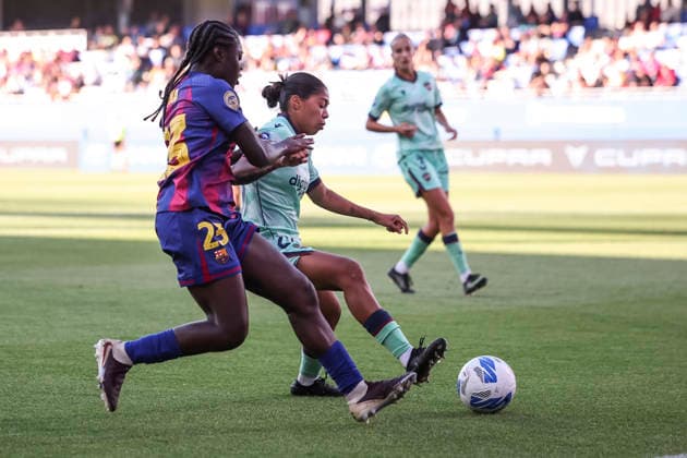 May 6, 2026, Sant Joan Despi, Barcelona, Spain: Raiderlin Nazareth Carrasco Vargas of Levante UD and Aicha Camara Camara of FC Barcelona, Barca in action during the Spanish Women league, Liga F, football match played between FC Barcelona and Levante UD at Johan Cruyff Stadium on May 06, 2026 in Sant Joan Despi, Barcelona. FC Barcelona V Levante UD - Liga F  - ZUMAa181 20260506_zaa_a181_040 Copyright: xJavierxBorregox