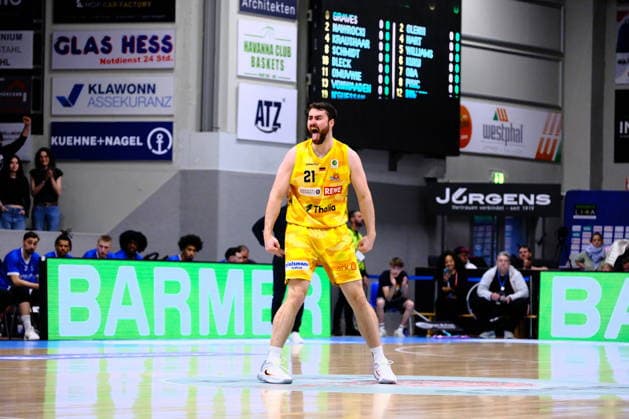 ProA Playoffs quarterfinals Phoenix Hagen vs PS Karlsruhe LIONS, Hagen, 06 05 2026, Ischelandhalle Hagen Tim Uhlemann 21, Phoenix Hagen, PF celebrates his basket ProA Playoffs quarterfinals Phoenix Hagen vs PS Karlsruhe LIONS, Hagen, 06 05 2026, Ischelandhalle Hagen Copyright: xBEAUTIFULxSPORTS Piepenstockx