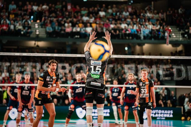 VBL SVG Lüneburg vs Berlin Recycling Volleys, 06 05 2026 Moritz Reichert Berlin Recycling Volleys, 15 lets the ball through, symmetrical to the head Volleyball Bundesliga, Playoffs, Final, Game 3 SVG Lüneburg vs Berlin Recycling Volleys on 06 05 2026 at LKH Arena, Lüneburg Copyright: xBEAUTIFULxSPORTS Tonhäuserx