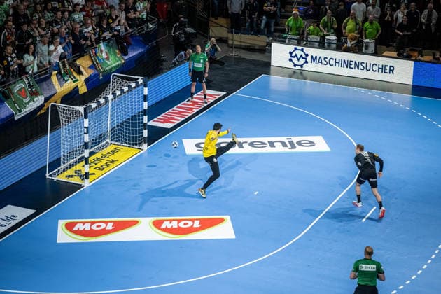 Handball Berlin 06 05 2026 Season 2025 2026 Champions League Champions League Men, Men Quarter-final second leg Füchse Berlin One Veszprem HC Füchse win on seven-metre penalty Mathias Gidsel Füchse Berlin, No 19 with the decisive seven-metre penalty