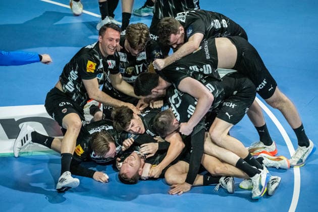 Handball Berlin 06 05 2026 Season 2025 2026 Champions League Champions League Men, Men Quarter-final second leg Füchse Berlin One Veszprem HC Füchse win on seven-metre penalty Mathias Gidsel Füchse Berlin, No 19 with the decisive seven-metre penalty