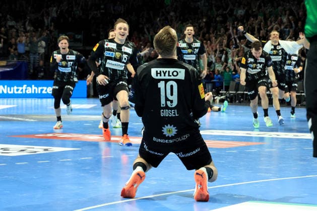 DEU, Machineseeker EHF Champions League, Fuechse Berlin vs One VeszprŽm HC, 06 05 2026, Max Schmeling Halle, Berlin, DEU, Machineseeker EHF Champions League, Fuechse Berlin vs One VeszprŽm HC, in the picture Mathias Gidsel Fuechse Berlin 19 , Fuechse player circle nordphotoxGmbHx xEngler nph00076