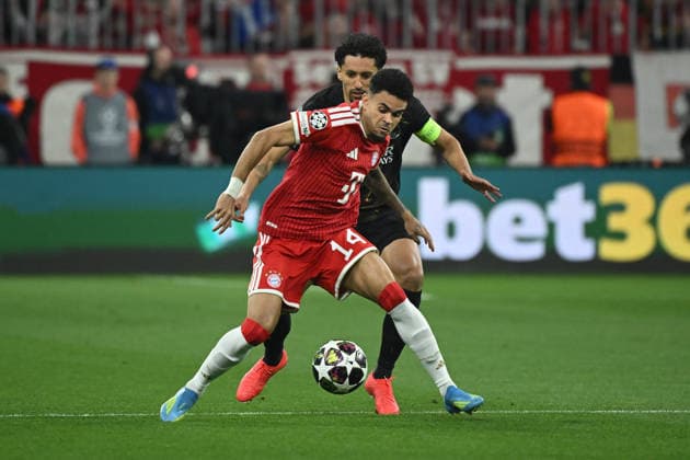 06 05 2026, xemx, Football UEFA Champions League 1 2 Final, FC Bayern Muenchen Paris St Germain v l Luis Diaz FC Bayern Muenchen Marquinhos Paris St Germain duel, action, action, battle for the ball DFL DFB REGULATIONS PROHIBIT ANY USE OF PHOTOGRAPHS as IMAGE SEQUENCES and or QUASI VIDEO Muenchen