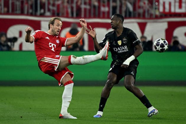 06 05 2026, xemx, Football UEFA Champions League 1 2 Final, FC Bayern Muenchen Paris St Germain v l Harry Kane FC Bayern Muenchen Willian Pacho Paris St Germain duel, action, action, battle for the ball DFL DFB REGULATIONS PROHIBIT ANY USE OF PHOTOGRAPHS as IMAGE SEQUENCES and or QUASI VIDEO Muenchen
