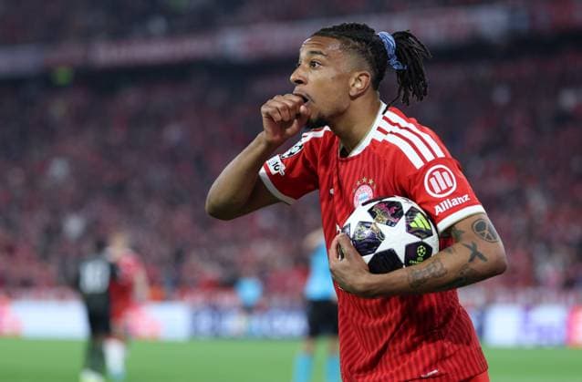 GER, CL semi-final FC Bayern Muenchen GER vs Paris Saint Germain FRA 06 05 2026, Allianz Arena, Munich, GER, CL semi-final FC Bayern Muenchen GER vs Paris Saint Germain FRA , in the picture picture shows em Michael Olise FC Bayern Muenchen 17 with ball in his arms is stunned nordphotoxGmbHx xSchneider nph00003