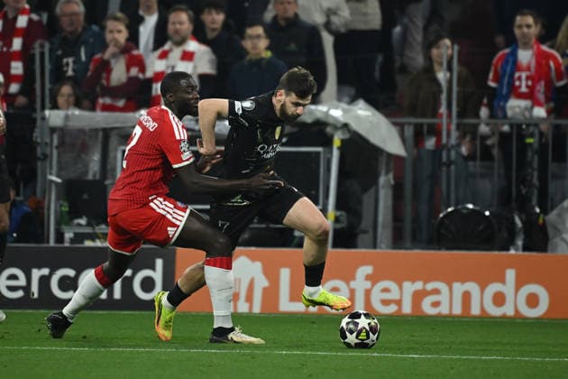 06 05 2026, xemx, Football UEFA Champions League 1 2 Final, FC Bayern Muenchen Paris St Germain v l Dayot Upamecano FC Bayern Muenchen Khvicha Kvaratskhelia Paris St Germain Zweikampf, Aktion, action, battle for the ball DFL DFB REGULATIONS PROHIBIT ANY USE OF PHOTOGRAPHS as IMAGE SEQUENCES and or QUASI VIDEO Muenchen