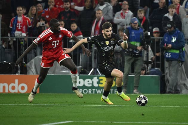 06 05 2026, xemx, Football UEFA Champions League 1 2 Final, FC Bayern Muenchen Paris St Germain v l Dayot Upamecano FC Bayern Muenchen Khvicha Kvaratskhelia Paris St Germain Zweikampf, Aktion, action, battle for the ball DFL DFB REGULATIONS PROHIBIT ANY USE OF PHOTOGRAPHS as IMAGE SEQUENCES and or QUASI VIDEO Muenchen