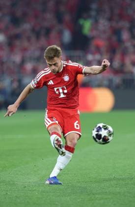 GER, CL semi-final FC Bayern Muenchen GER vs Paris Saint Germain FRA 06 05 2026, Allianz Arena, Munich, GER, CL semi-final FC Bayern Muenchen GER vs Paris Saint Germain FRA , in the picture picture shows single action action whole figure single freehand Joshua Kimmich FC Bayern Muenchen 06 nordphotoxGmbHx xSchneider nph00003