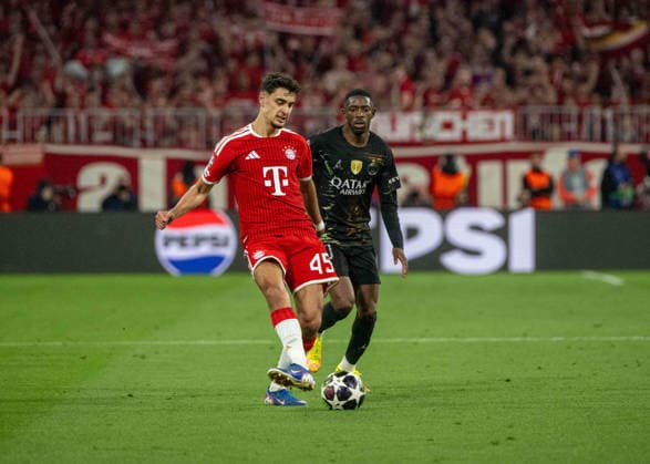 Soccer, Men, 2025 2026 season, Champions League semi-final, second leg , FC Bayern Munich Paris St Germain, v l Aleksandar Pavlovic Bayern Munich , Ousmane Dembele PSG , 06 05 2026, Copyright: xMatthiasxKochx
