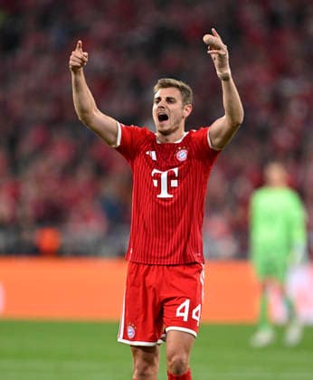 06 05 2026, Football UEFA Championsleague 2025 2026 semi-final second leg, FC Bayern Munich Paris St Germain, in the Allianz Arena Munich, Josip Stanisic Bayern Munich gets upset DFL and DFB regulations prohibit any use of photographs as image sequences and or quasi video