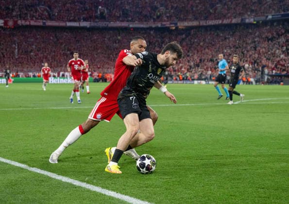 Soccer, Men, 2025 2026 season, Champions League semi-final, second leg , FC Bayern Munich Paris St Germain, v l Jonathan Tah Bayern Munich , Khvicha Kvaratskhelia PSG , 06 05 2026, Copyright: xMatthiasxKochx