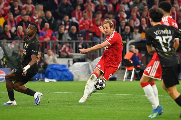 Harry KANE Bayern Muenchen on the ball,Football Champions League action,2025 26 season, semi-final FC Bayern Muenchen Paris Saint Germain PSG on 06 05 2026 A L L I A N Z A R E N A