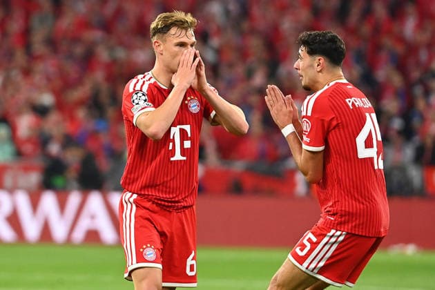 v lio Joshua KIMMICH Bayern Muenchen , Aleksandar PAVLOVIC Bayern Muenchen , Disappointment,frustration,disappointed,frustrated,dejected, Football Champions League,Season 2025 26, Semifinal FC Bayern Muenchen Paris Saint Germain PSG on 06 05 2026 A L L I A N Z A R E N A